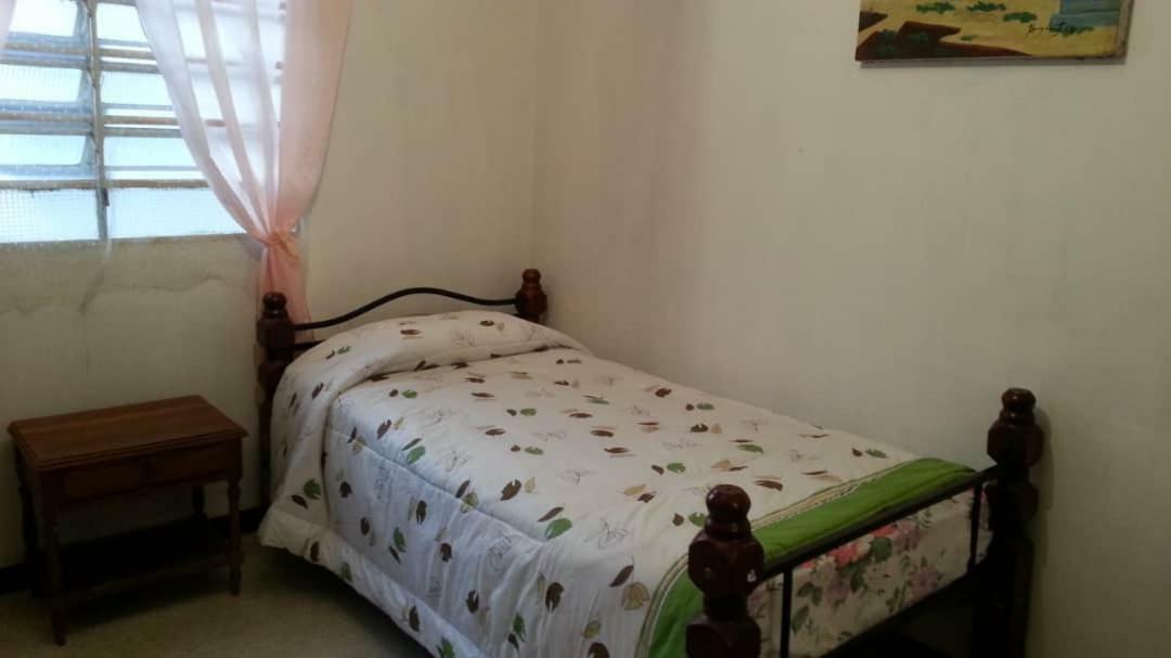 Candida Caracas Buitenkant foto